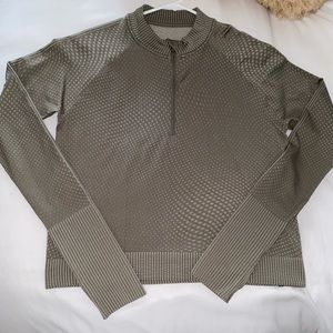 Lululemon long sleeve cropped shirt